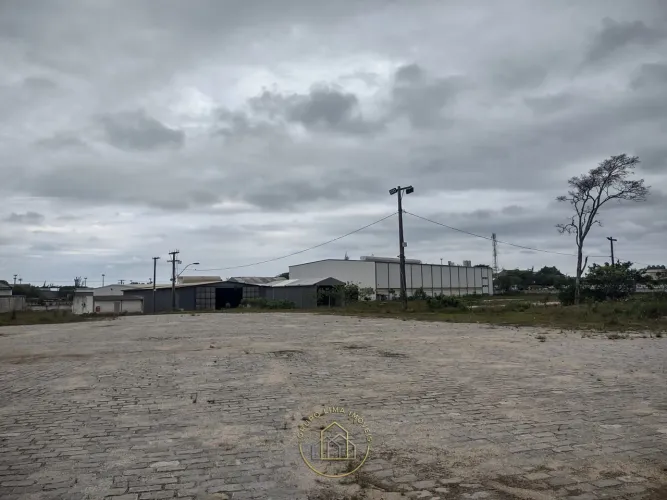 Pavilhão/Galpão Industrial em Imboassica com 241.482.000m² de área