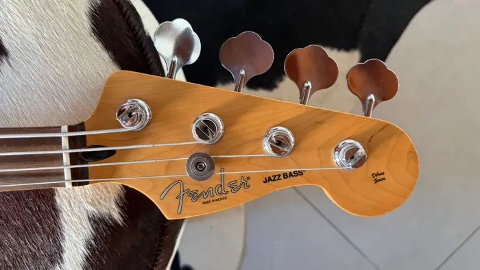 Baixo Fender Jazz Bass Deluxe 4 cordas México