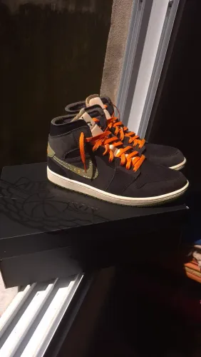 Air Jordan 1 Mid Special Edition Hallowen