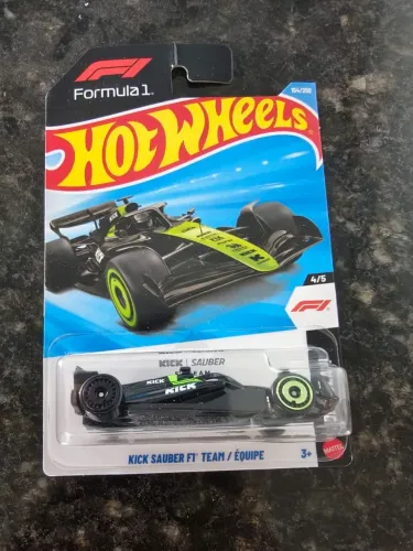 Miniatura Hot Wheels F1 Kick Sauber