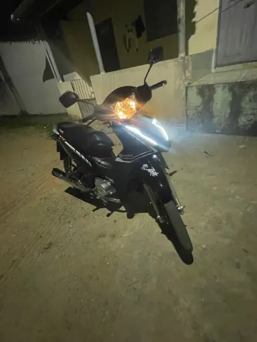 Moto Avelloz Az1