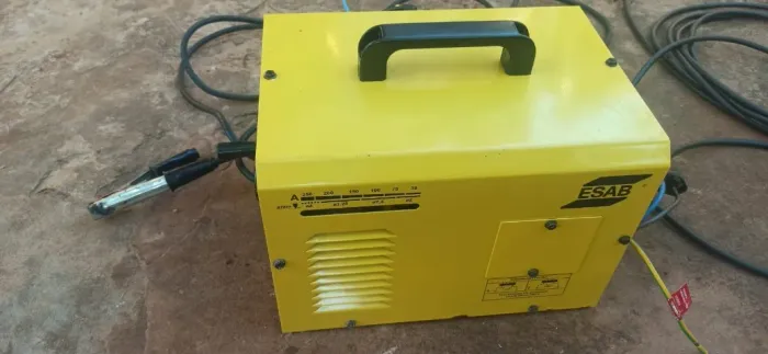 Máquina solda Esab