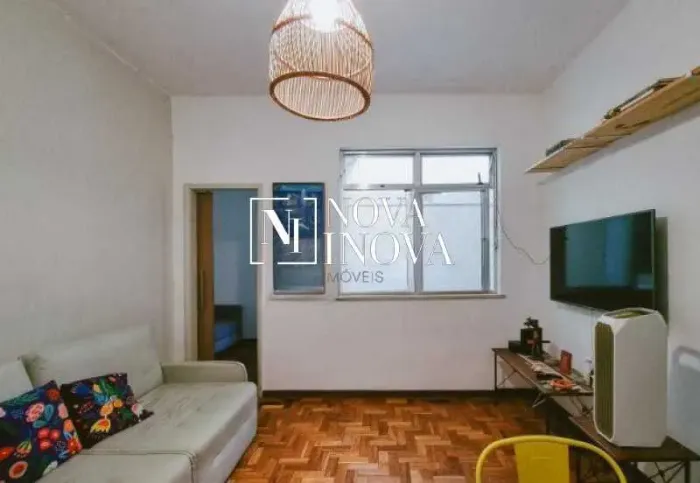 Apartamento 2 quartos com vaga escriturada no Bairro de Copacabana.