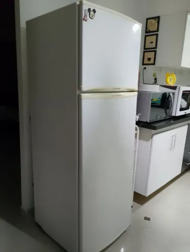 Geladeira Electrolux 360litros