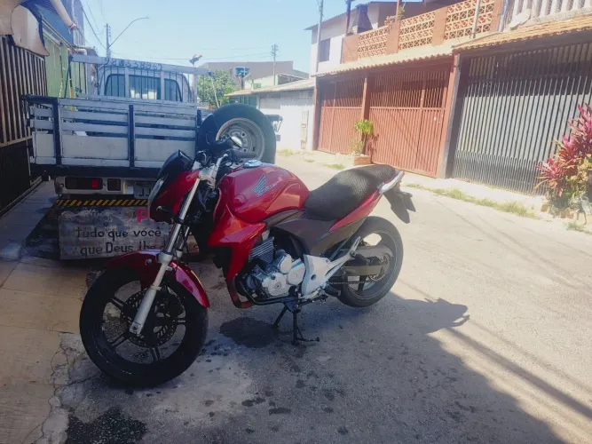 Moto CB 300R