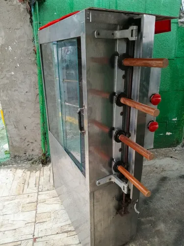 Se vendo máquina de assar frango 25 frangos perfeito estado tudo funcionando
