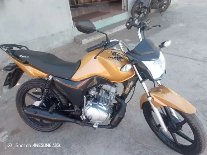 Vendo moto está zera não ten detalhe revisada 