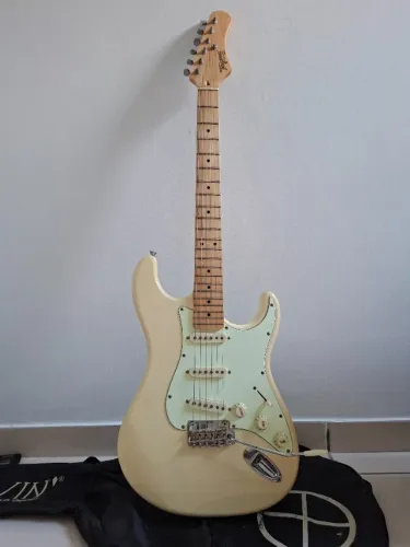 Guitarra Tagima T635 Classic Series