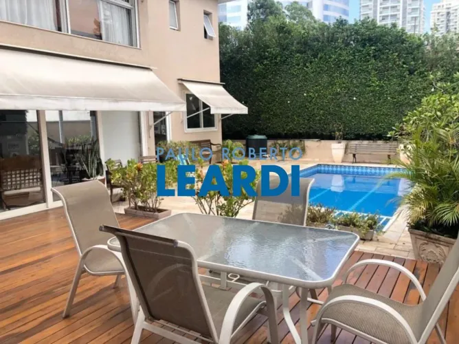 CASA EM CONDOMÍNIO - ALPHAVILLE - SP