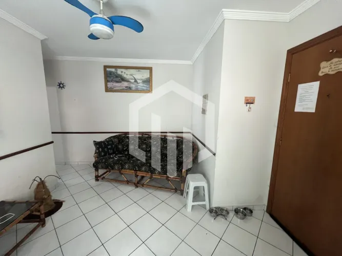 Apartamento mobiliado com piscina e elevador em Ocian, Praia Grande SP