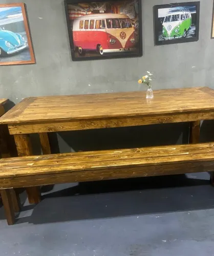 Mesa madeira com Bancos