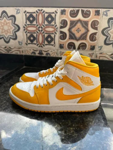 Tênis Air Jordan 1 Mid Yellow Original