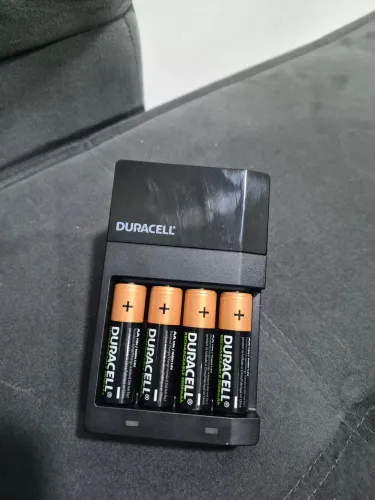 VENDO CARREGADOR PILHAS DURACELL AA