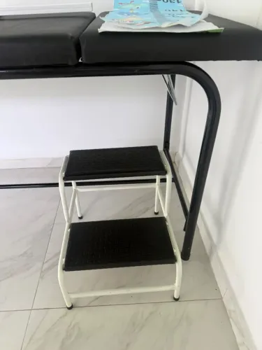Escadinha Hospitalar 2 Degraus Antiderrapante - Excelente Estado
