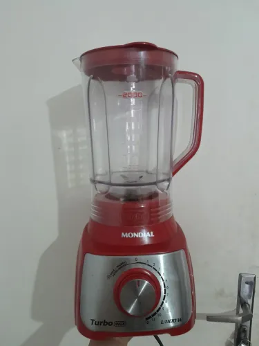 Vende se vários modelos de liquidificador da marca Mondial qualquer um por 80$