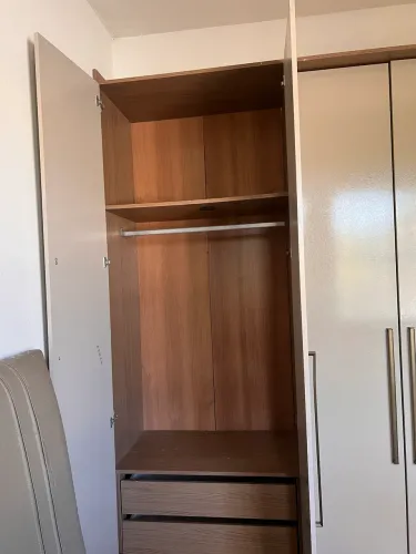 Vendo guarda-roupa