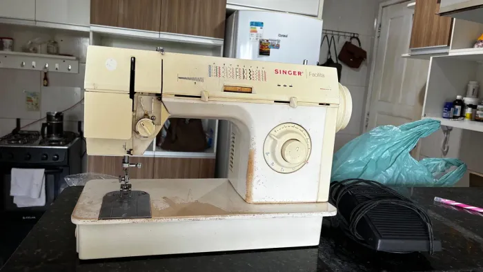 Máquina de costura Singer Facilita