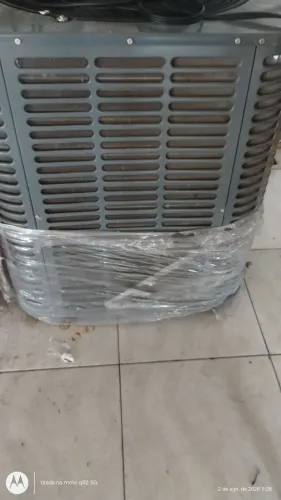 Ar condicionado split 48.000,BTU'S pouco uso. Semi novo.