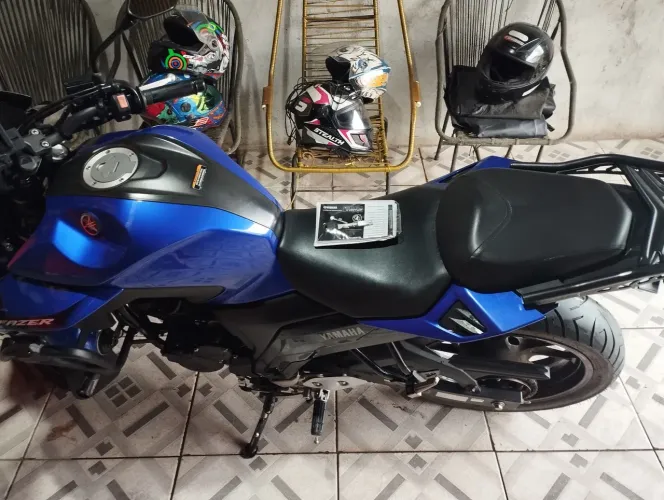 Vende-se fazer250