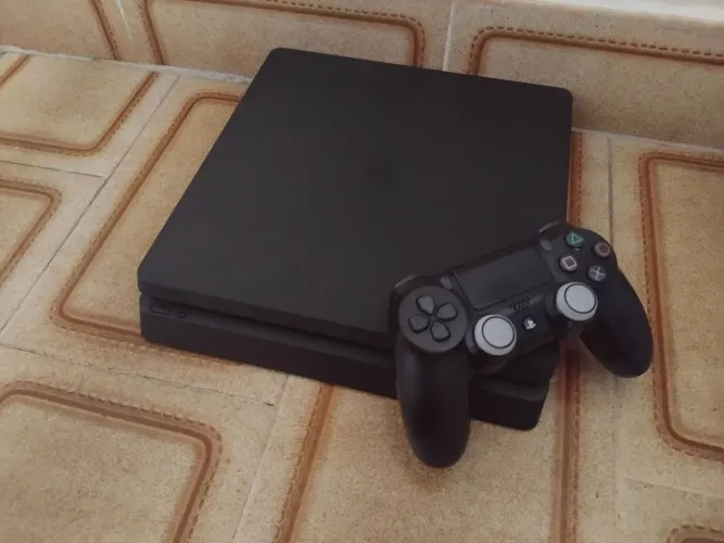 Playstation 4 Slim 1TB - Leia a descrição