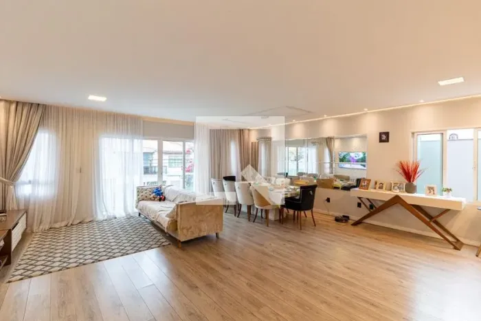 Casa à Venda - Vila Carmosina, 4 Quartos, 300 m2