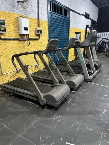 Academia completa - Ergometria e Musculação