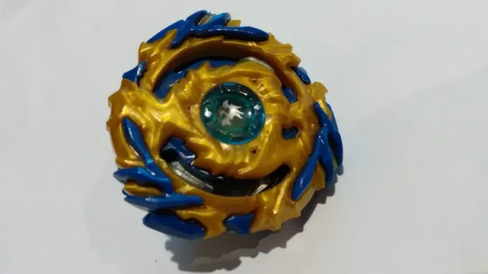 Beyblade Burst Drain Fafnir sem lançador.