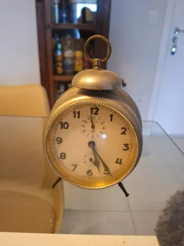 Relógio Despertador Antigo Mecânico Corda Anos 50/60 - Peça de Decoração