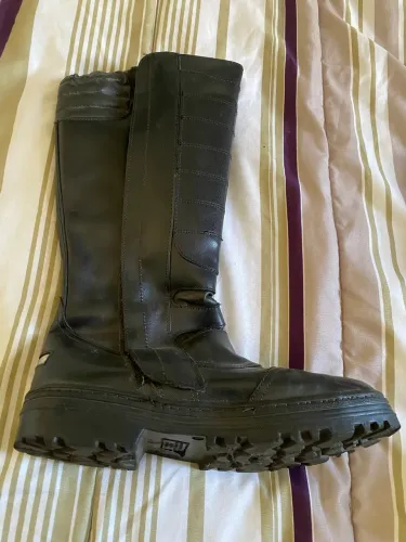 Bota de moto cano alto