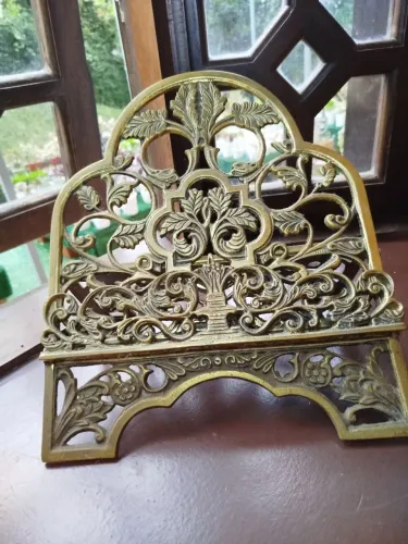 Porta bíblia grande em bronze