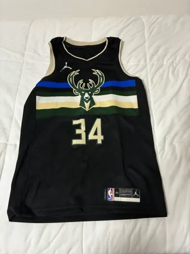 JERSEY NBA - MILWAUKEE BUCKS ?