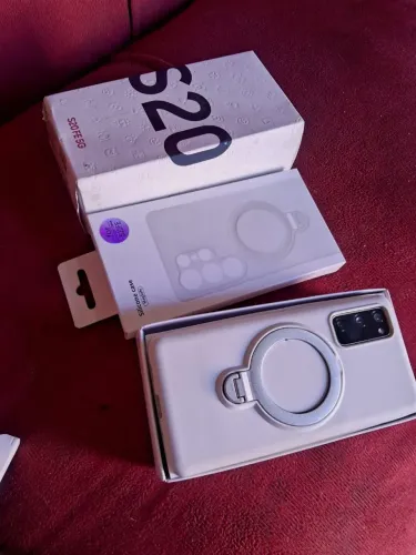 S20 fé aparelho todo original novo sem marca de uso 