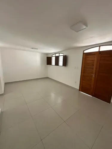 CASA EM JAGUARIBE