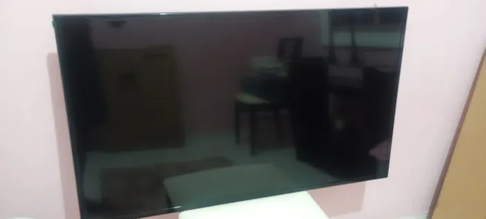 Tv Samsung 46 polegadas não e Smart ( Léia a inscrição)