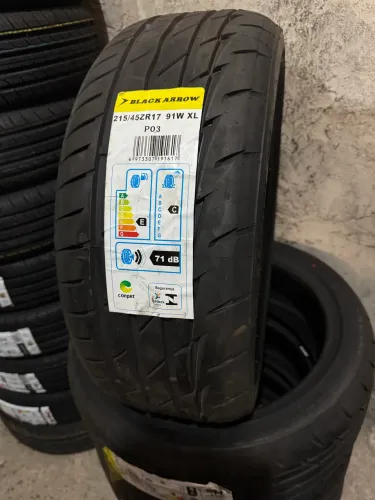 Pneus Blackarrow 215/45 Aro 17