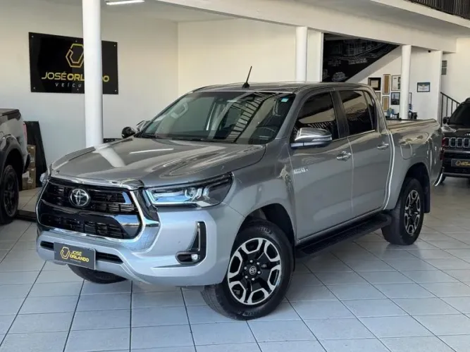 Toyota Hilux CD SRX Limited 4X4 2.8 TDI Die.aut 2023
