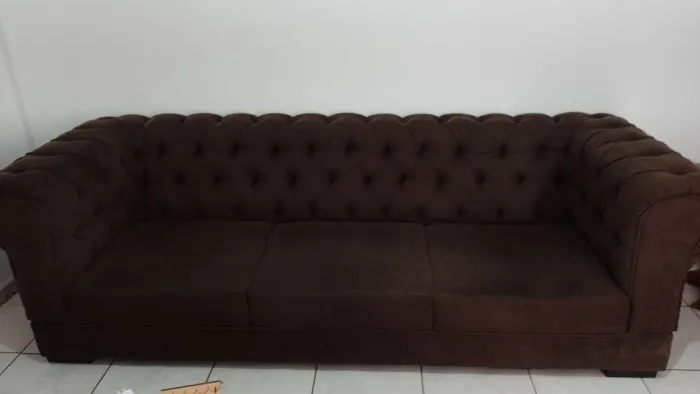 Sofá pouco uso / 2,40 marrom