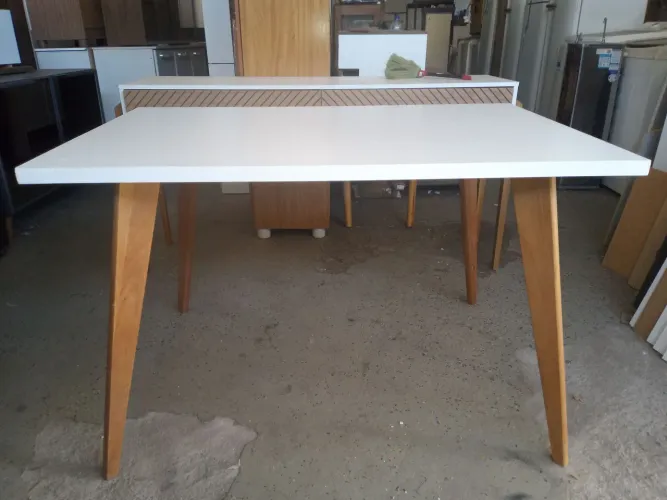 Mesa esquare 120x75 pés de madeira maciça