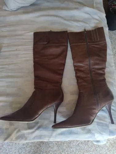 Bota cano longo, Andarella