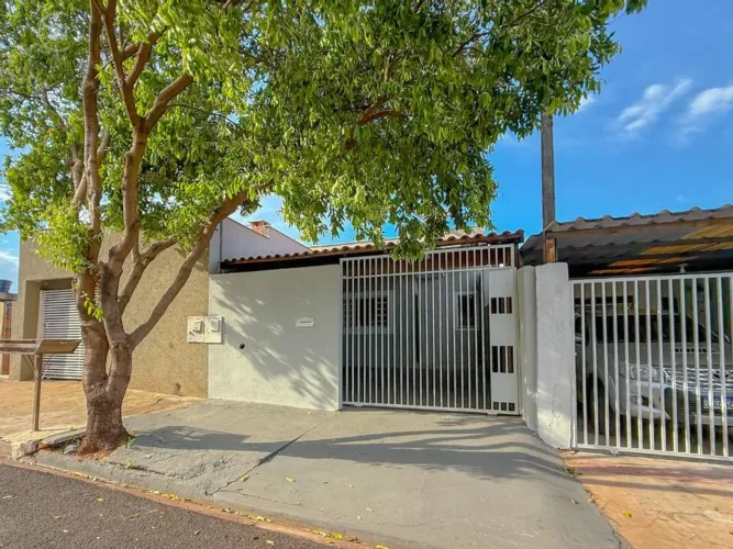 Casa à venda em Londrina, Alto da Boa Vista, com 2 quartos, com 125 m²