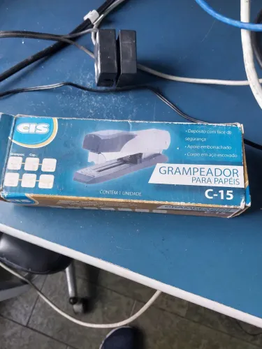 Vendo grampeador de papéis 