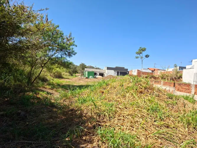 Lote de 302 m² no Residencial Valência - Oportunidade para construir ou investir.