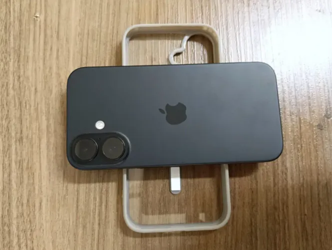 iPhone 16