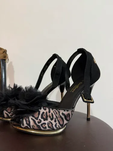 sandália carmen steffens onça 36