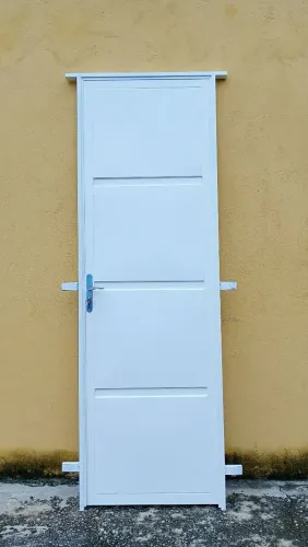 Porta de quarto / banheiro 