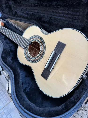 Cavaquinho Rubens Leão