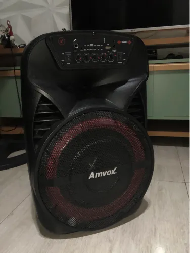Caixa amplificada Amvox 380 Wrms