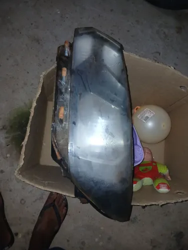 Vendo farol voyage/ gol g8 esquerda falta polir