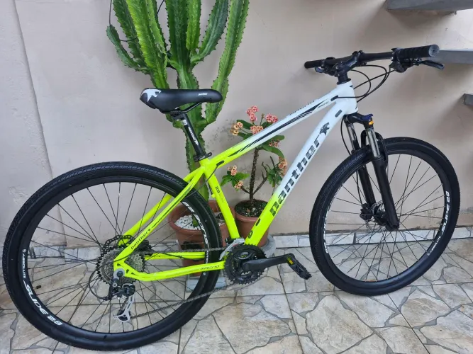 Vendo Bike, montanda com peças exelente e nova