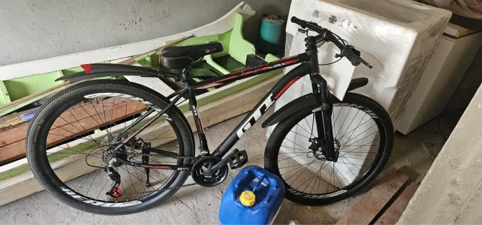 Vendo bicicleta seminova pouco usada 